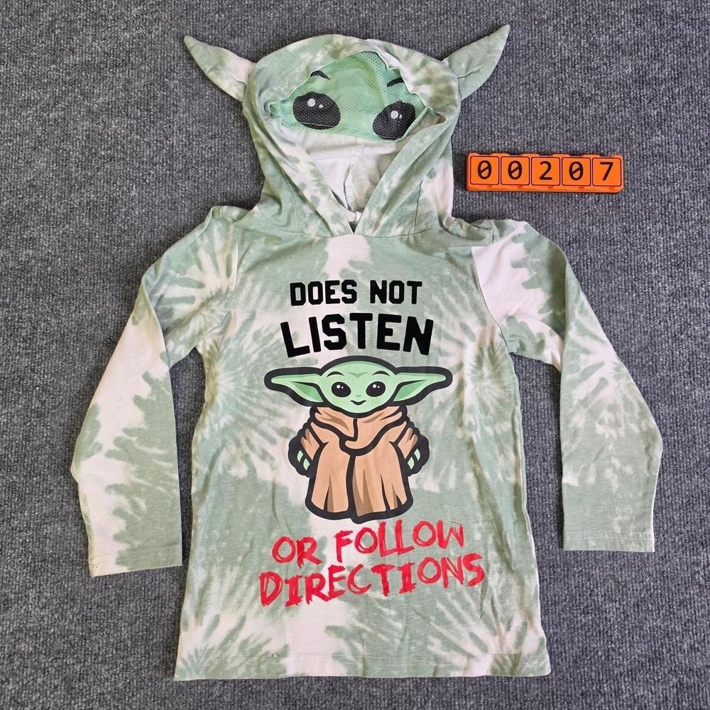 Star Wars Baby Yoda Hoodie with green tie-dye & graphic of Baby Yoda, 6years